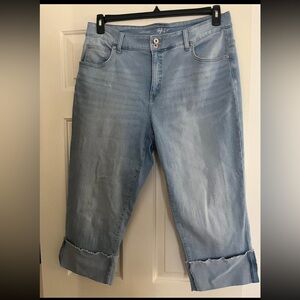 Light Blue Women's Plus Jean Capri